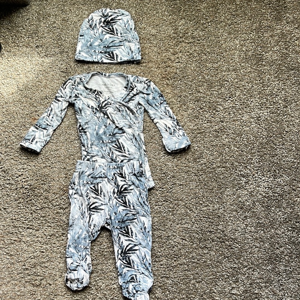 Posh Peanut Blue Leaf JARED 3 Piece.